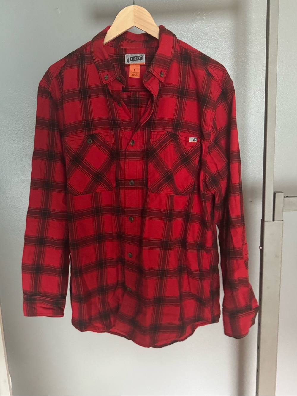 Duluth Trading Co 40 Grit Red and Black Plaid Button-Down Flannel Shirt